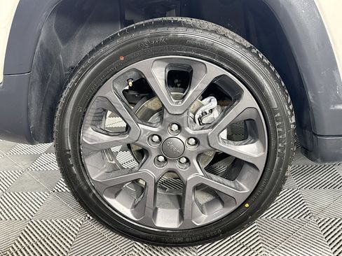 Used 2021 Jeep Compass Latitude image 32