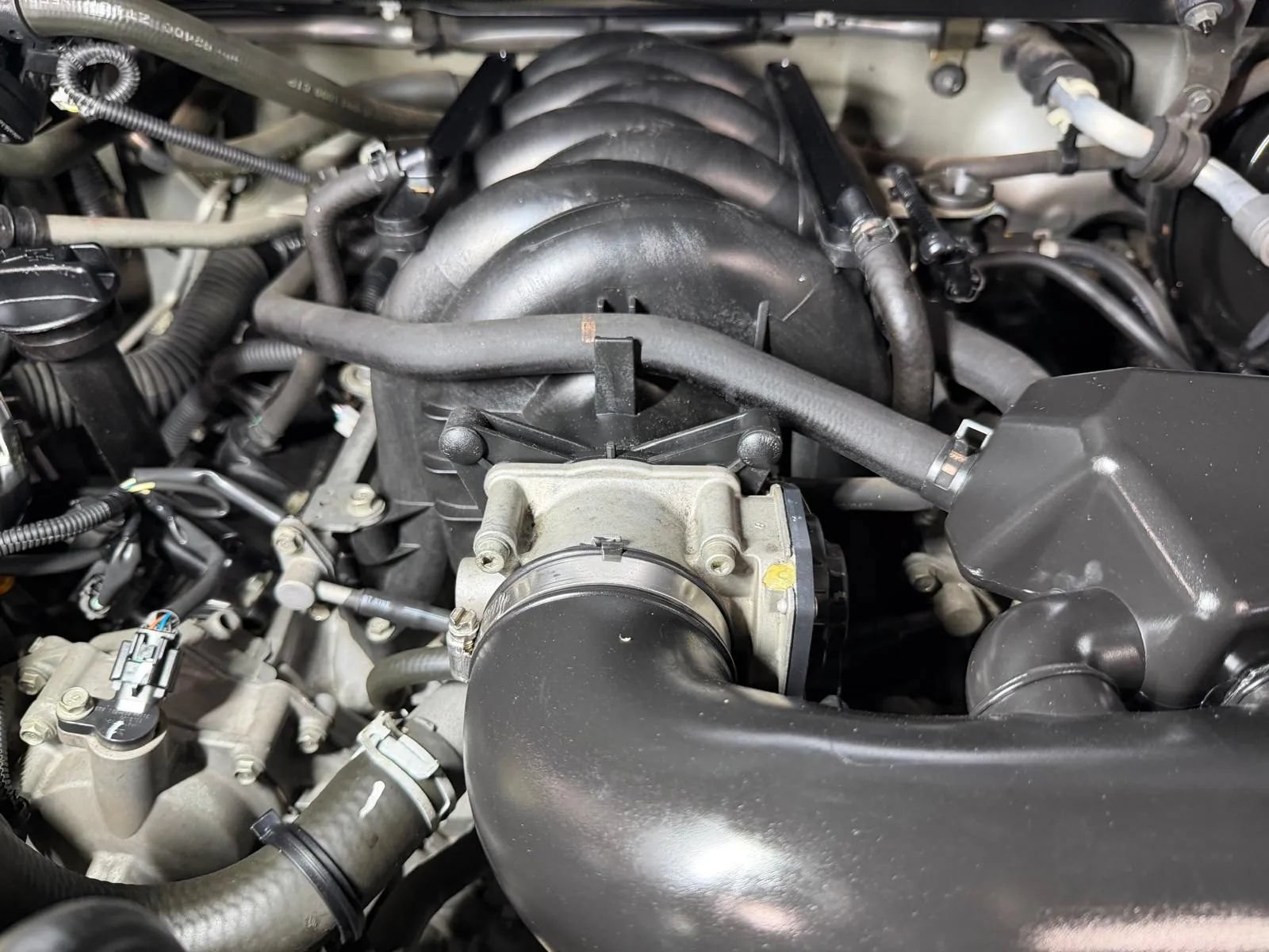 Used 2010 Nissan Titan XE w/ XE Popular Equipment Pkg RWD image 13