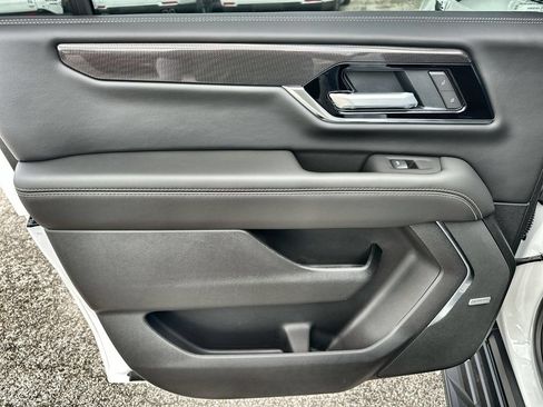 New 2026 GMC Yukon XL Elevation w/ Elevation Premium Package RWD image 15
