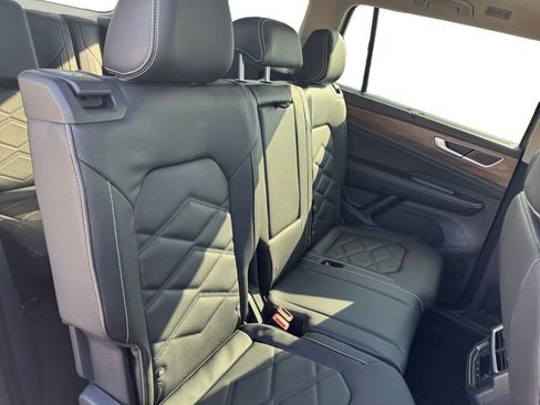 New 2026 Volkswagen Atlas SE FWD image 16