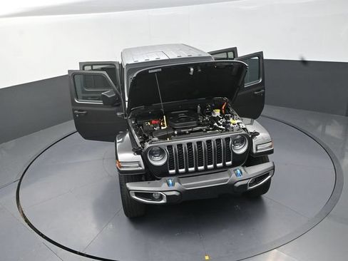 Used 2023 Jeep Wrangler Unlimited Sahara w/ Cold Weather Group AWD/4WD image 31