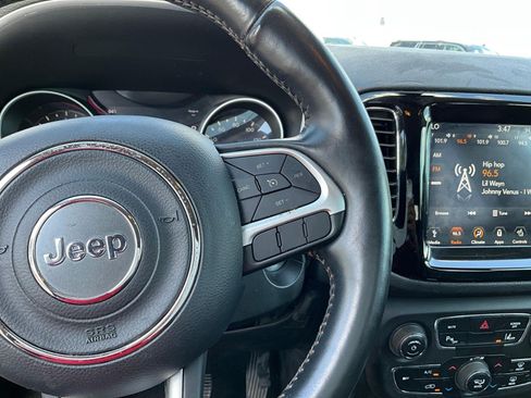 Used 2018 Jeep Compass Limited w/ Navigation Group FWD image 11