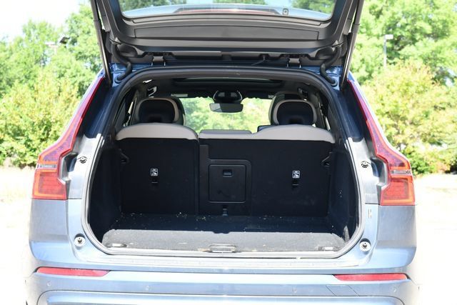 Used 2026 Volvo XC60 B5 Plus AWD/4WD image 21