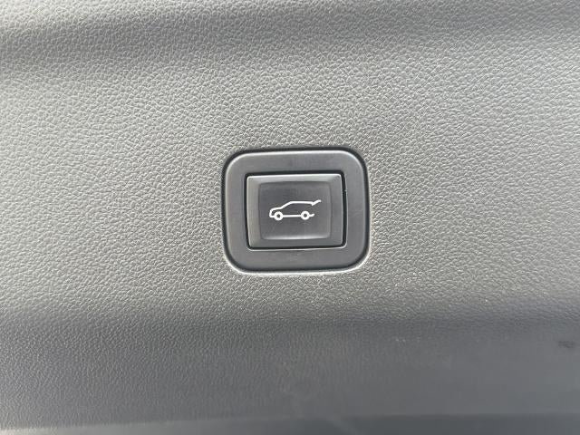 Certified 2022 Cadillac Escalade Premium Luxury AWD/4WD image 19