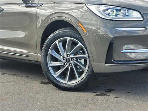 New 2025 Lincoln Corsair Grand Touring image 2