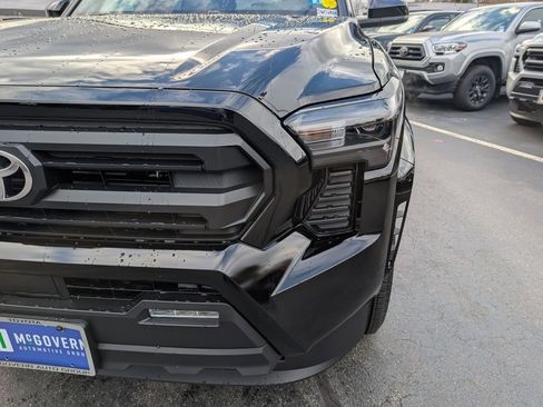 Certified 2025 Toyota Tacoma SR5 image 12