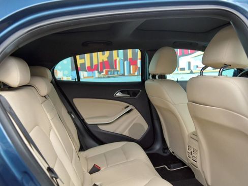 Used 2019 Mercedes-Benz GLA 250 4MATIC image 37
