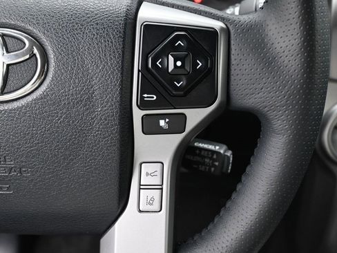 Certified 2022 Toyota 4Runner SR5 Premium image 18