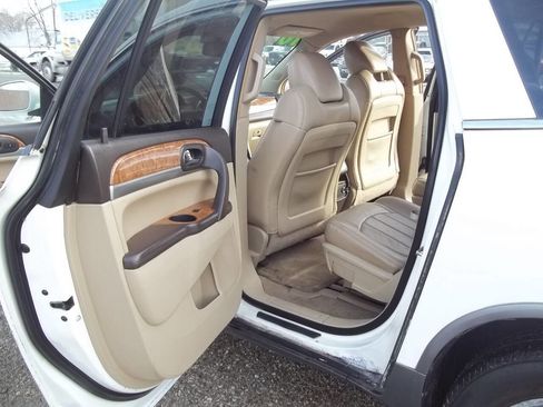 Used 2010 Buick Enclave CXL image 8