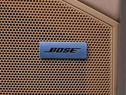 Used 2019 Porsche Cayenne Turbo w/ Premium Plus Package image 20