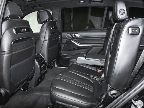Used 2023 BMW X7 xDrive40i w/ M Sport Package AWD/4WD image 50