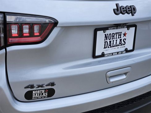 New 2026 Jeep Compass Latitude image 6