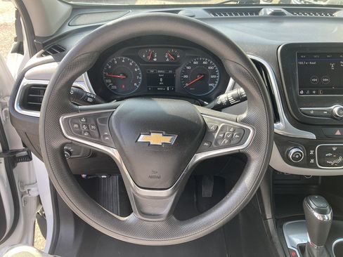 Used 2020 Chevrolet Equinox LS image 9
