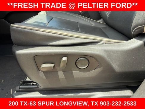 Used 2023 GMC Yukon XL SLT AWD/4WD image 22