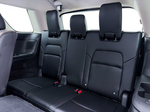 Used 2024 Nissan Pathfinder Platinum w/ Cargo Package image 41