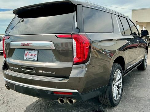 Used 2021 GMC Yukon XL Denali w/ Denali Premium Package AWD/4WD image 19