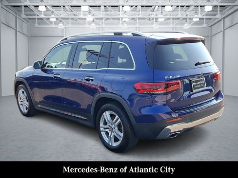 Used 2022 Mercedes-Benz GLB 250 4MATIC image 4