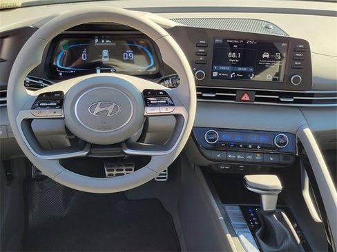 New 2026 Hyundai Elantra SEL Sport Premium image 4