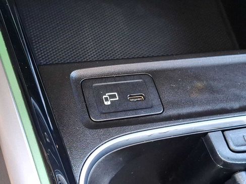 Used 2023 Mercedes-Benz GLB 250 4MATIC image 21