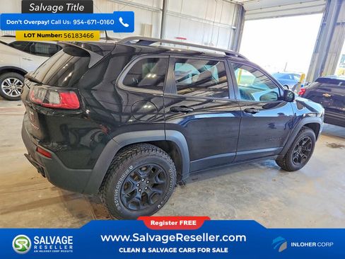 Used 2019 Jeep Cherokee Trailhawk w/ Comfort/Convenience Group AWD/4WD image 4