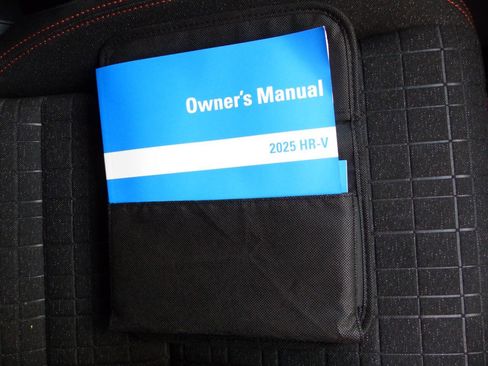 Used 2025 Honda HR-V Sport image 42