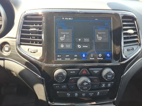 Used 2020 Jeep Grand Cherokee Limited AWD/4WD image 15