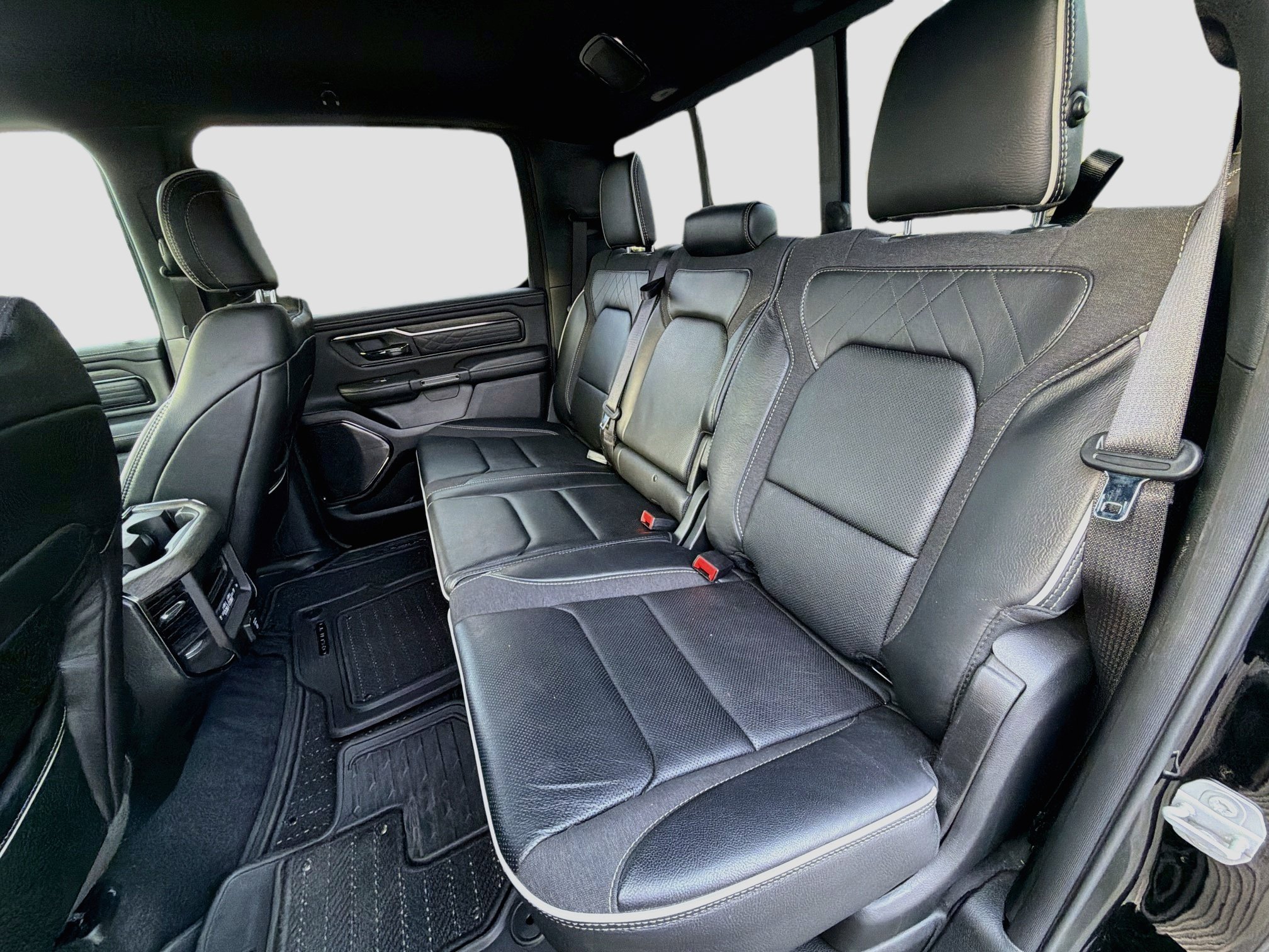 Used 2025 RAM 1500 Limited AWD/4WD image 20