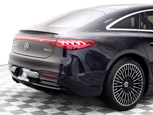 Used 2022 Mercedes-Benz EQS 580 4MATIC Sedan image 36