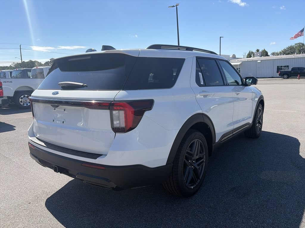 New 2026 Ford Explorer ST-Line w/ ST-Line Street Pack RWD image 7