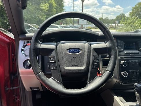 Used 2017 Ford Expedition XLT AWD/4WD image 28