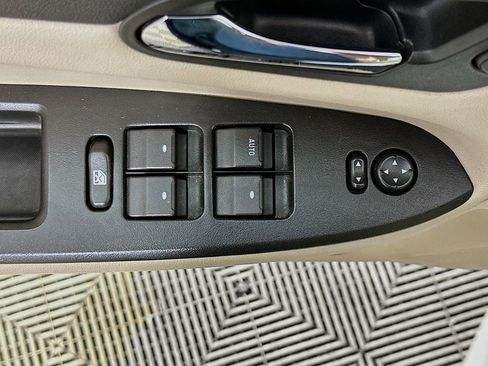 Used 2011 Chevrolet Impala LT w/ Luxury Edition Package image 19