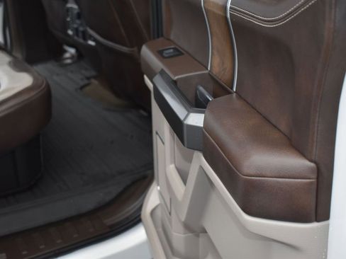 Used 2019 Ford F150 Limited image 12