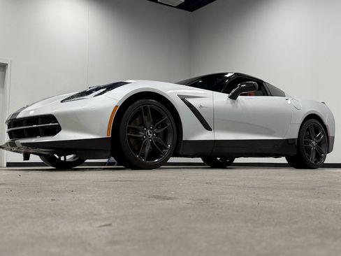 Used 2014 Chevrolet Corvette Z51 2LT w/ 2LT Preferred Equipment Group image 4
