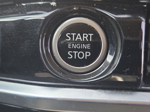 Used 2024 Nissan Pathfinder SV FWD image 19