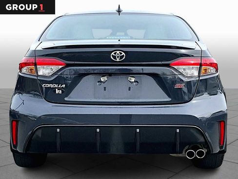 Used 2024 Toyota Corolla SE w/ SE Premium Package image 5