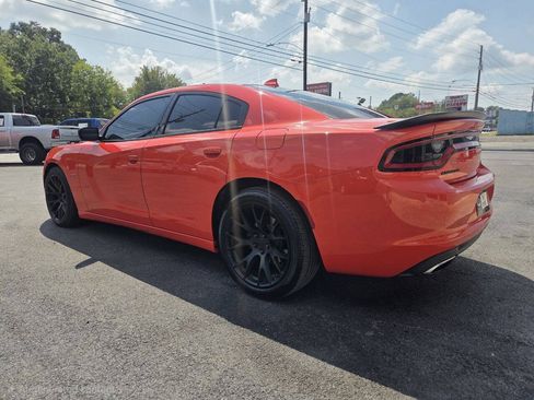 Used 2017 Dodge Charger R/T w/ Navigation & Travel Group RWD image 6