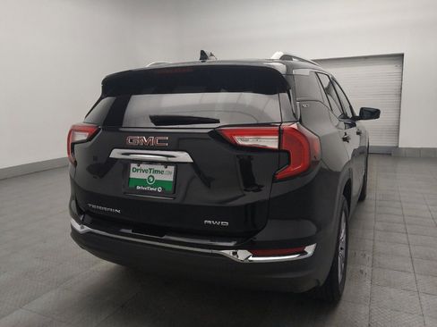 Used 2024 GMC Terrain SLT AWD/4WD image 9