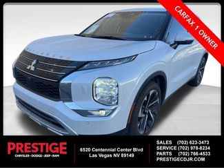 Used 2022 Mitsubishi Outlander SE image 1