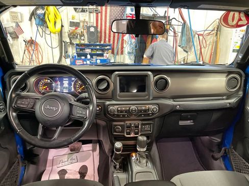 Used 2020 Jeep Gladiator Sport w/ Quick Order Package 24S AWD/4WD image 18
