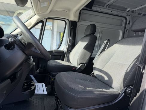 Used 2025 RAM ProMaster 2500 w/ Convenience Group FWD image 15