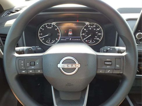 Used 2025 Nissan Rogue S FWD image 15