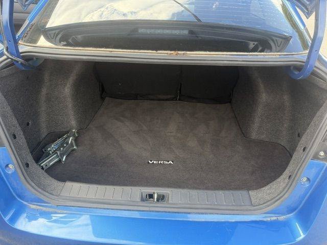 Used 2021 Nissan Versa SV FWD image 11