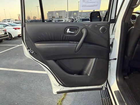 Used 2022 Nissan Armada SL w/ Midnight Edition Package image 18