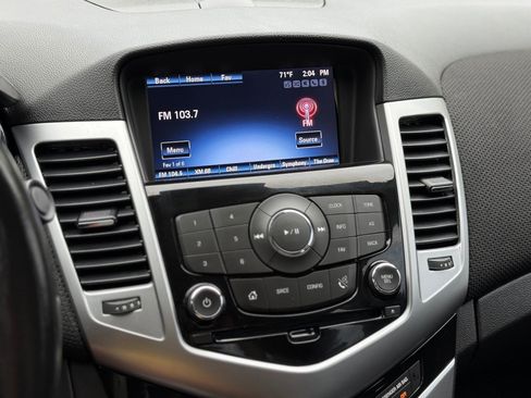 Used 2014 Chevrolet Cruze Diesel FWD image 28