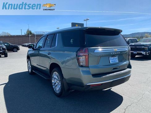 Used 2024 Chevrolet Tahoe LT w/ Luxury Package image 5