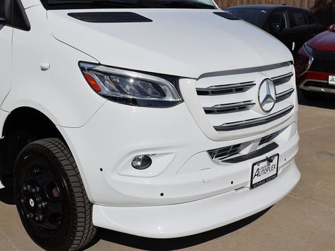 Used 2023 Mercedes-Benz Sprinter 3500 image 34