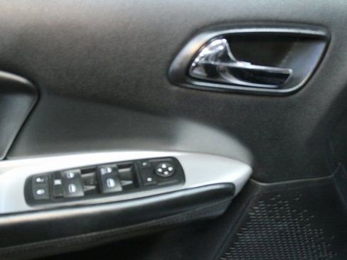 Used 2015 Dodge Journey FWD image 17