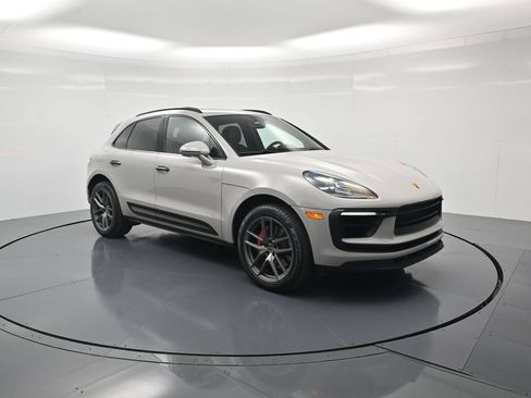 Certified 2022 Porsche Macan S AWD/4WD image 40