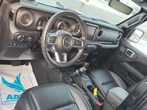 Used 2023 Jeep Wrangler Unlimited Sahara w/ Dual Top Group AWD/4WD image 8