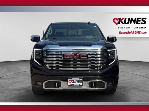 Used 2023 GMC Sierra 1500 Denali w/ Technology Package AWD/4WD image 3